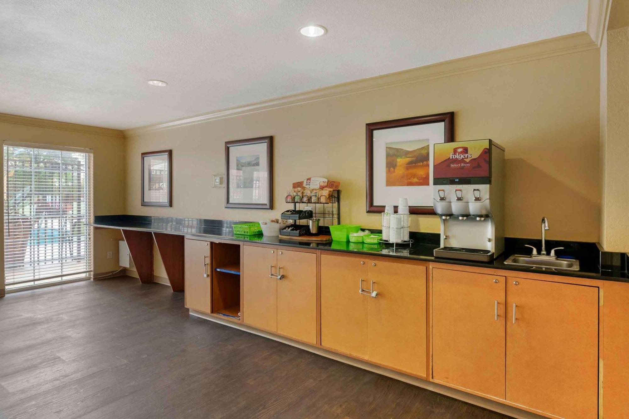 Extended Stay America Suites - Orlando - Convention Center - 6443 Westwood Williamsburg Екстер'єр фото